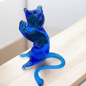 Blue glass mouse, maker unknown, most likely vintage